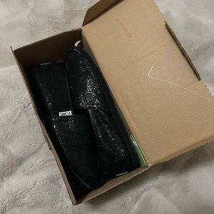 Toms Classic Black Glitter Slip-On Shoes - Size 4.5 Youth